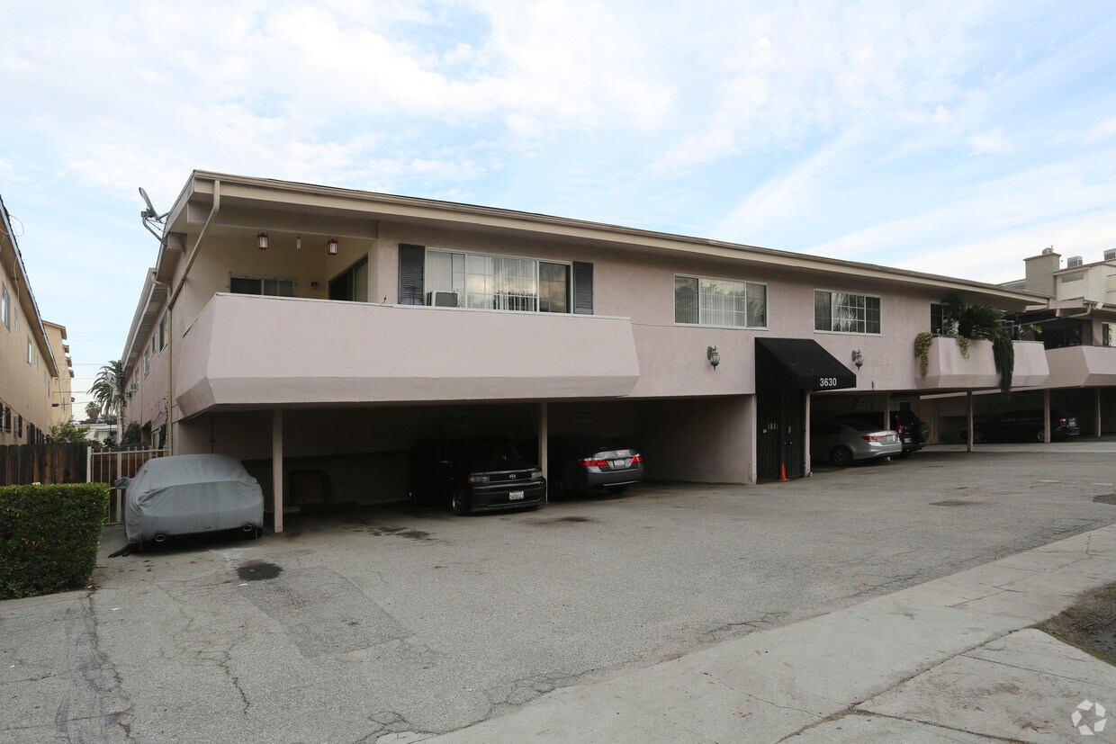 3630 Midvale, ¡alejado - 3630 Midvale Ave
