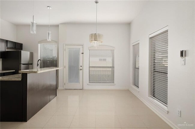 Foto del edificio - 14 Mimosa St