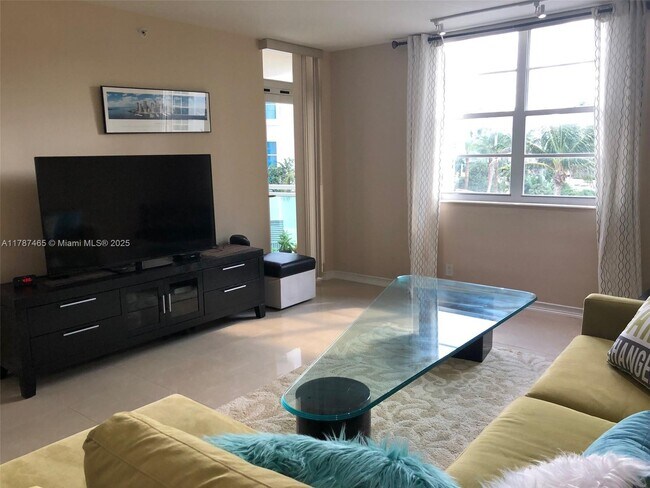Foto del edificio - 3001 S Ocean Dr