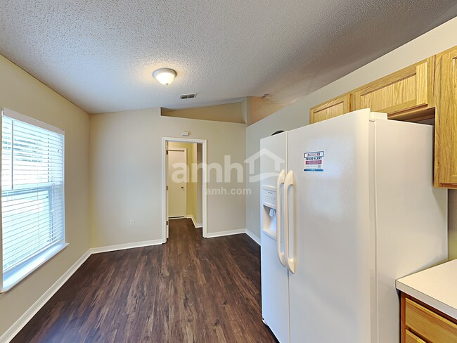 Building Photo - 4045 Half Moon Cir