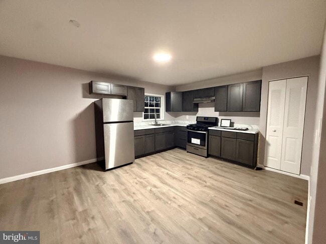 Building Photo - 138 Edwards Dr