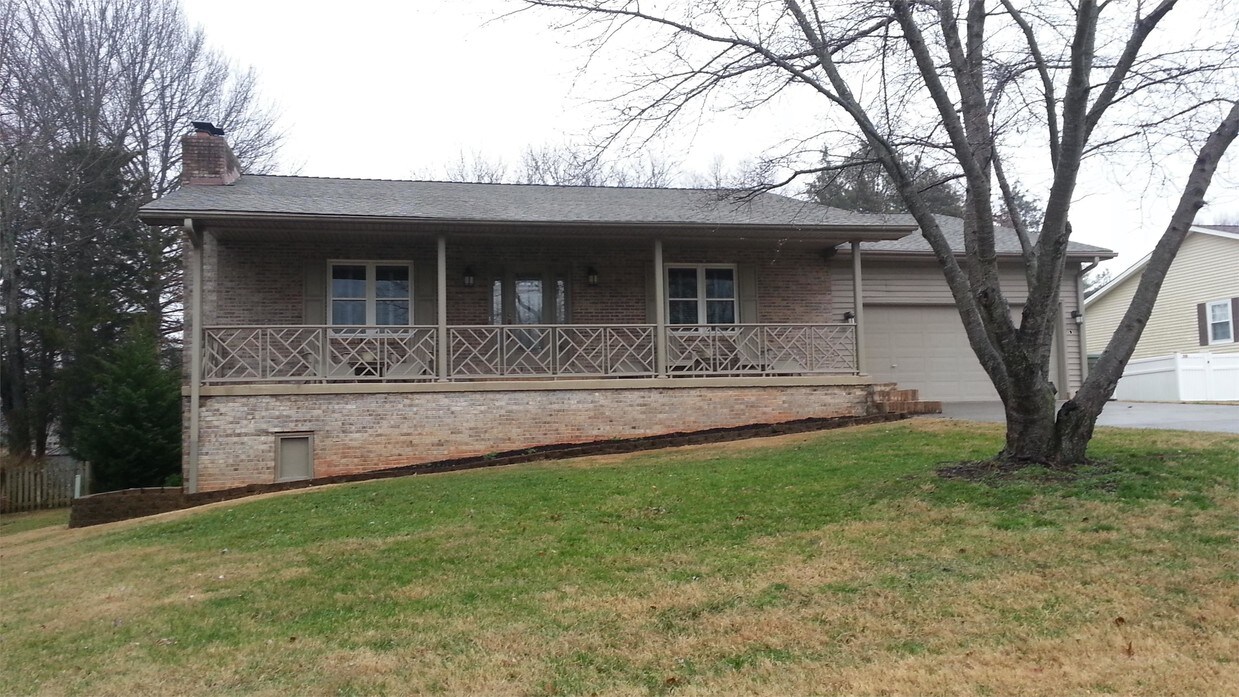 Primary Photo - 1106 Mountain Breeze Ct