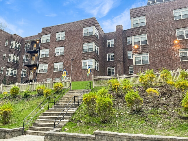 Building Photo - Sedgwick Gardens