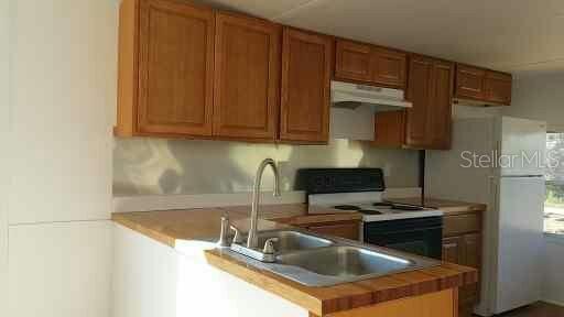 Foto del edificio - 3366 Maple Ln