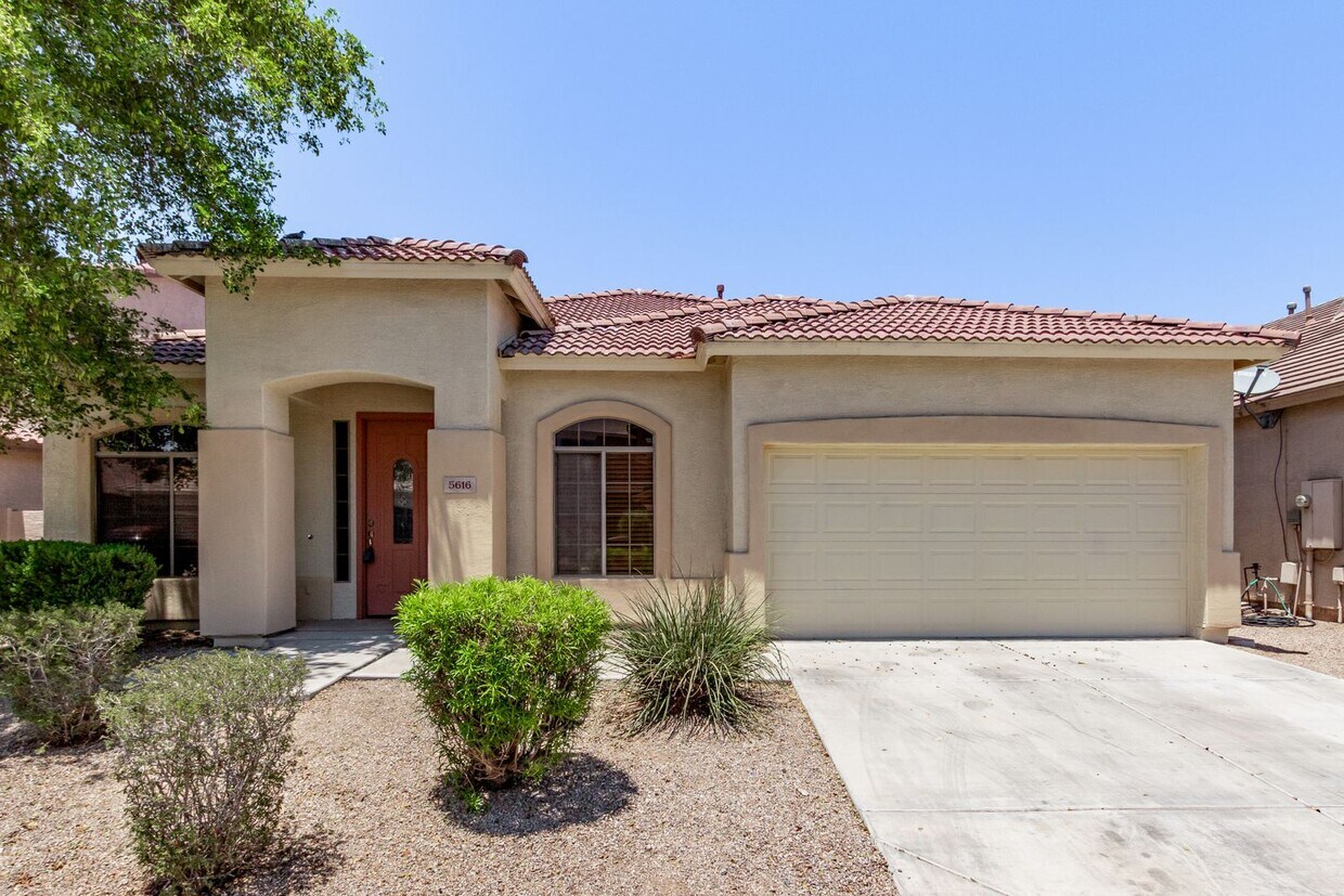 Foto principal - Single Story Large open floor plan home