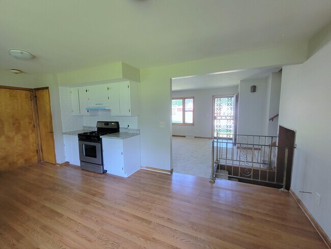 Building Photo - 2132 Kaskaskia Dr