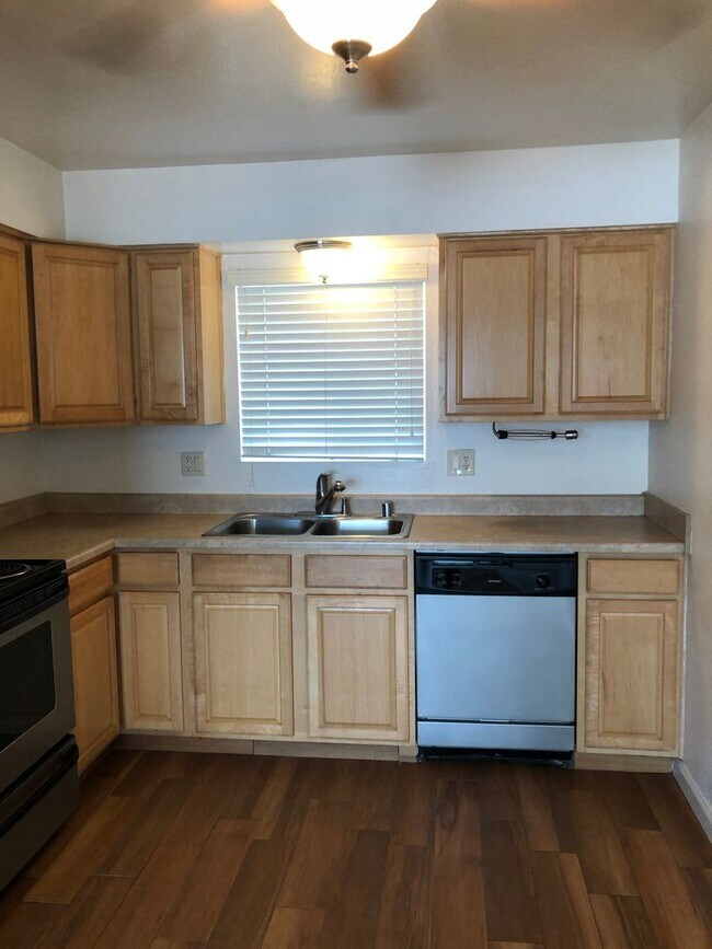 Foto del edificio - Beautiful Condo for Rent