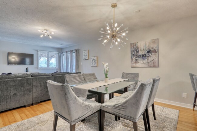 Building Photo - 6813 Porcher Dr