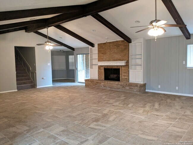 Building Photo - 2330 Blossom Dr
