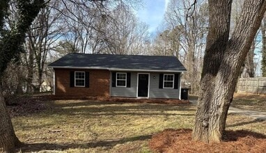 Building Photo - 2865 Laguna Ave