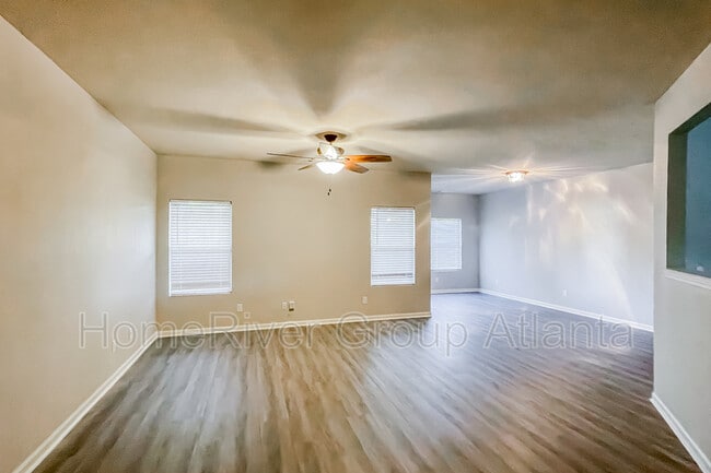 Building Photo - 140 Randy Trce