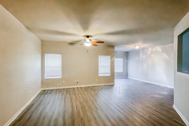 Foto del edificio - 140 Randy Trce