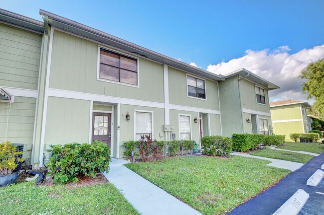Foto del edificio - 799 Hill Dr