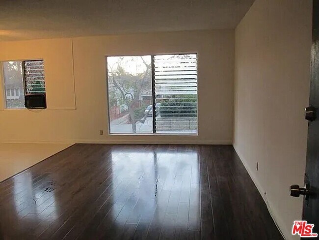 Building Photo - 1046 N Spaulding Ave
