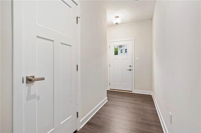 Foto del edificio - 449 Greenwood Dr