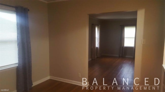 Building Photo - 1 br, 1 bath  - 1703 SW High Ave Apt 1