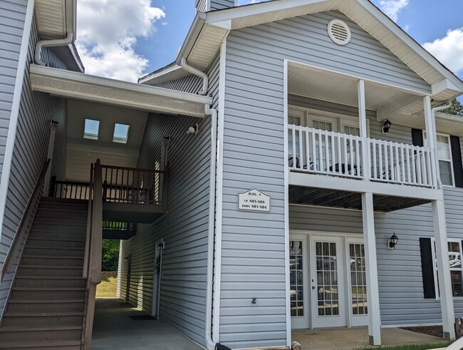 Building - 807 Pelham Square Way