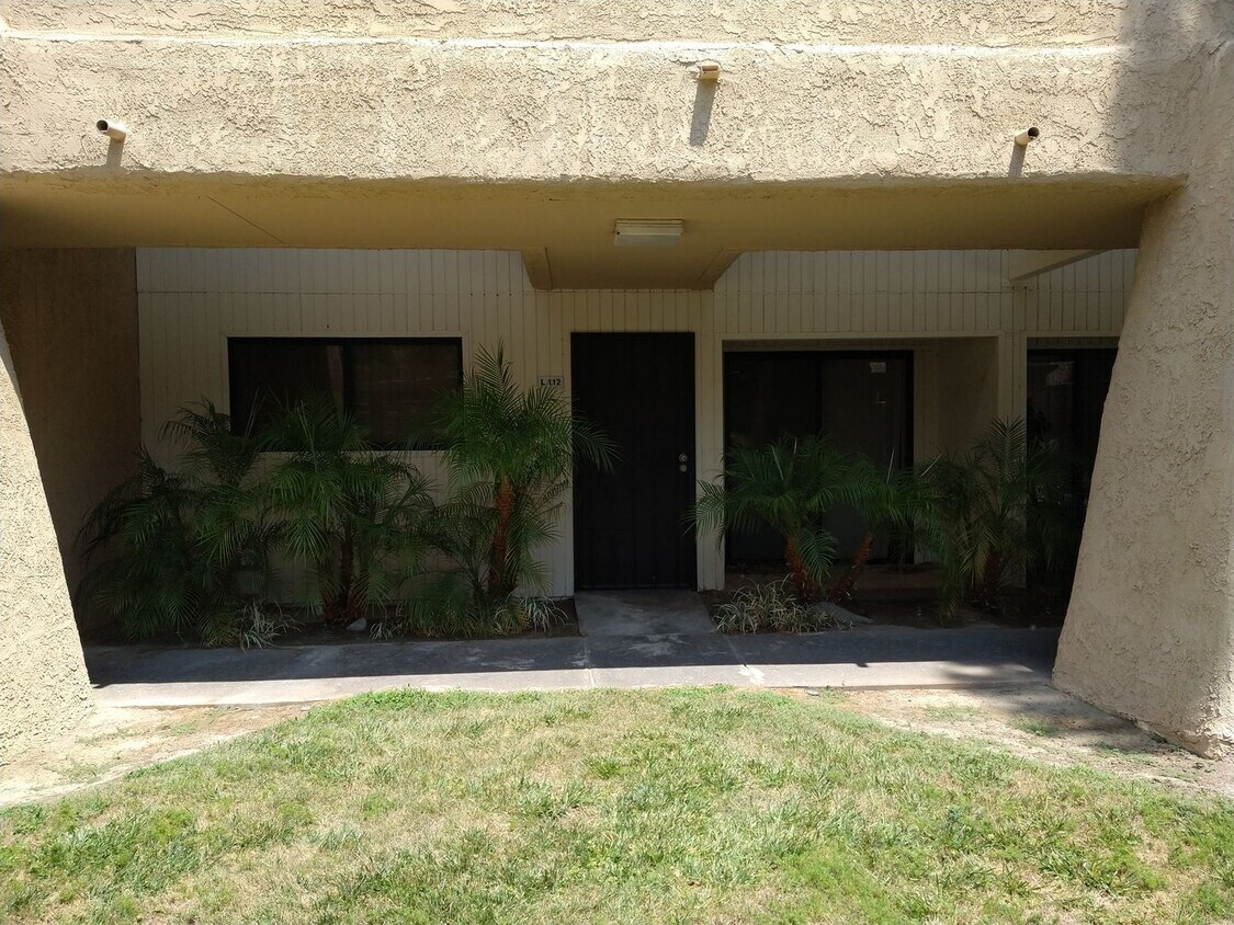 Primary Photo - Downstairs Palm Springs Villas II condo