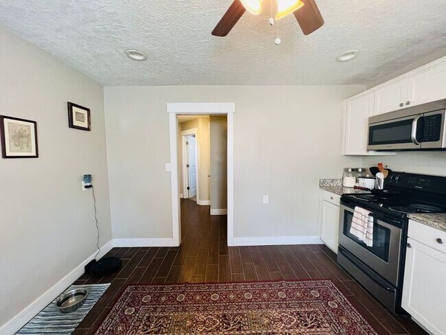 Building Photo - 3185 S 900 E