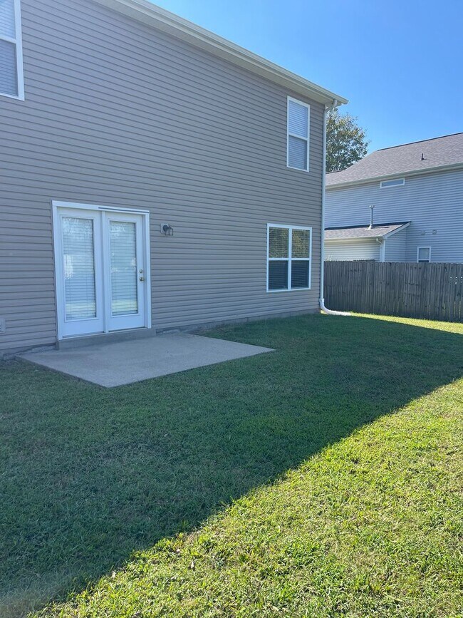 Foto del edificio - 3 Bed 2.5 Bath Nashville Opry Mills Area FOR LEASE