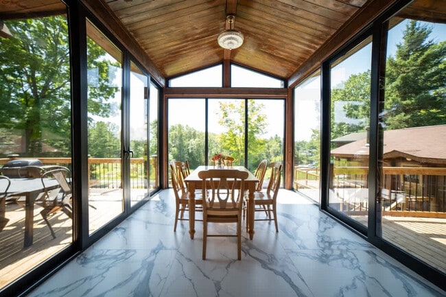 Photo du bâtiment - 2689 Muskoka District Road 118 West