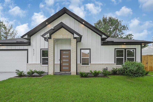 Building Photo - 5731 Belvedere Dr
