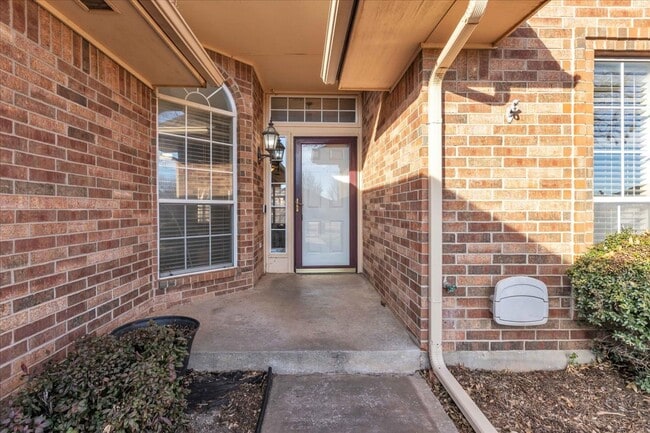 Building Photo - 405 NW 142nd Cir