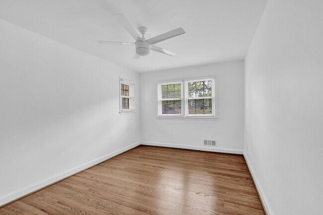 Foto del edificio - 3050 Chestnut St NW
