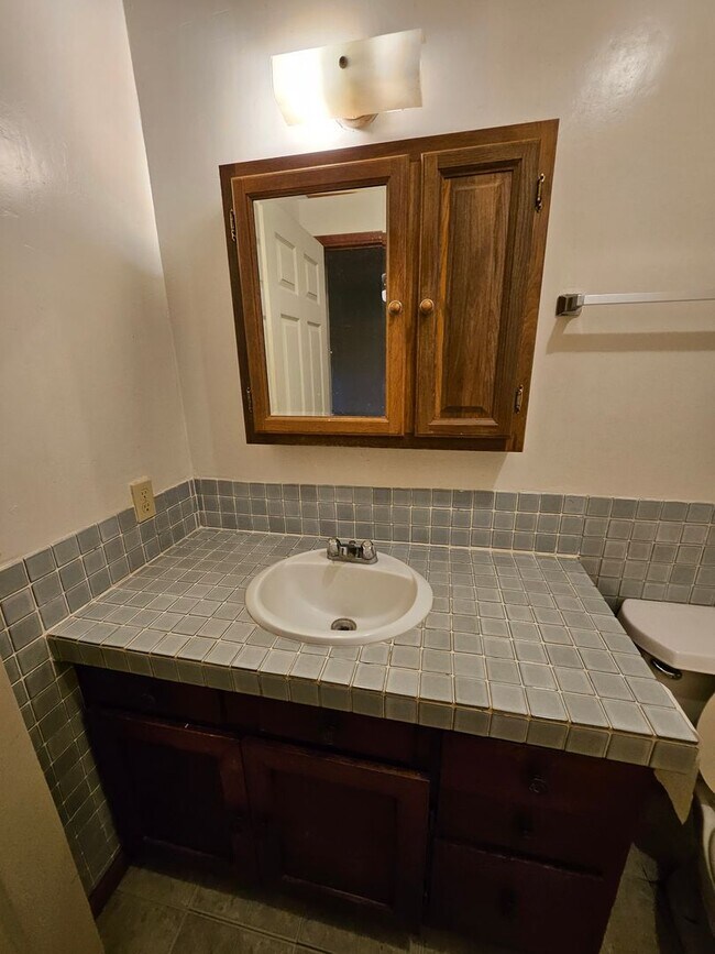 Foto del edificio - Heartwarming 4 bedroom 2 Bath Home in Hilo...