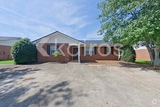 Building Photo - 310 Deer Park Dr