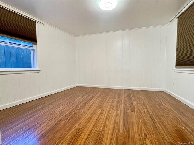 Foto del edificio - 35 Shipman Ave