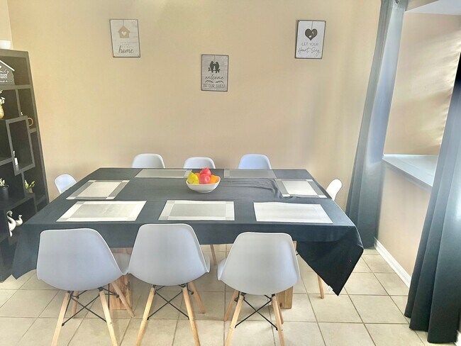 Foto del edificio - Home For Lease