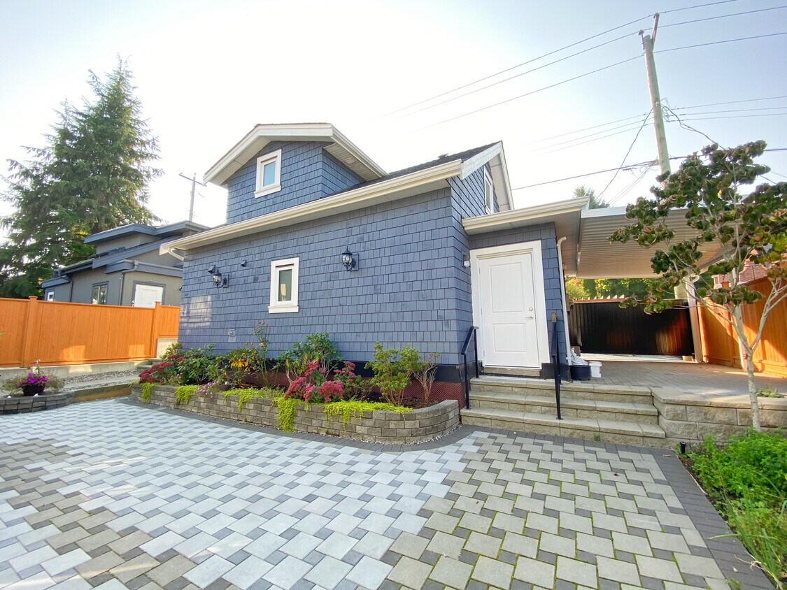 Primary Photo - 4739 Osler St