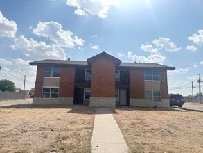 Building Photo - 205 Edgewood Dr
