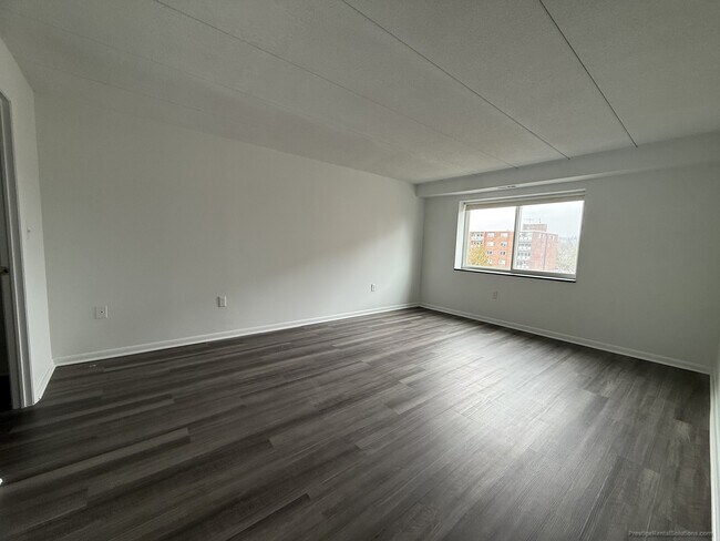 Foto del edificio - 21 Hill Rd