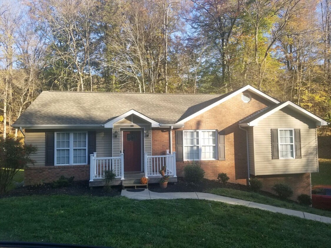 Foto principal - 3821 Rockford St