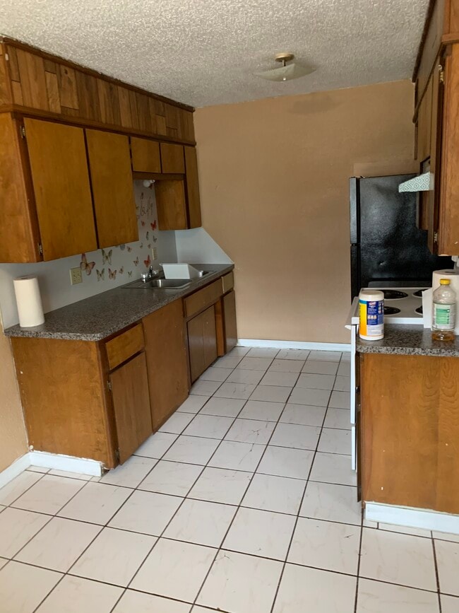 Building Photo - 2006 Williams St