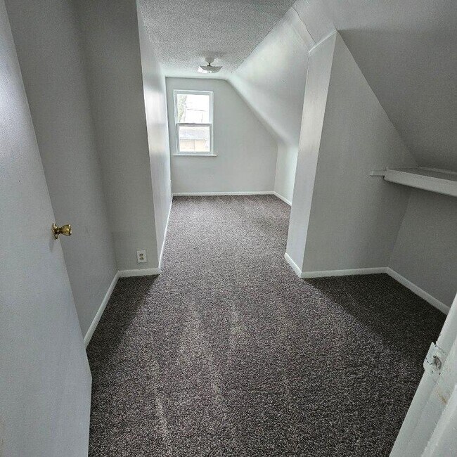 Bedroom 2 - 1709 Lyons Ave