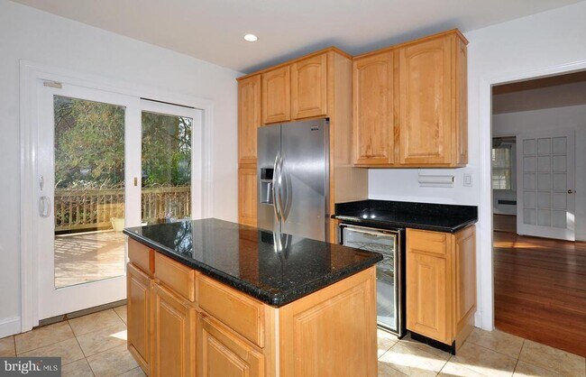 Foto del edificio - 4630 River Rd