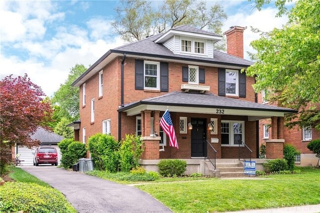 Building Photo - 232 Telford Ave
