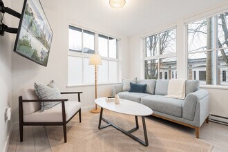 Building Photo - 1716 Napier St