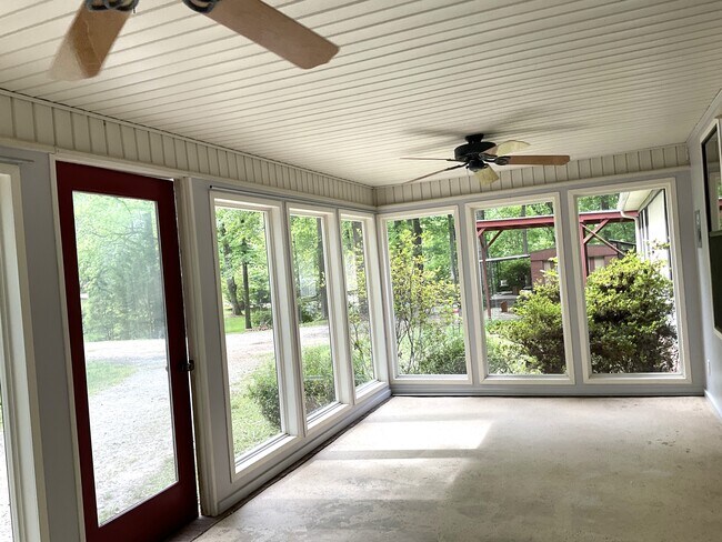 Sun Room - 116 Putman St