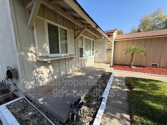 Foto del edificio - 3552 N Alameda Ave