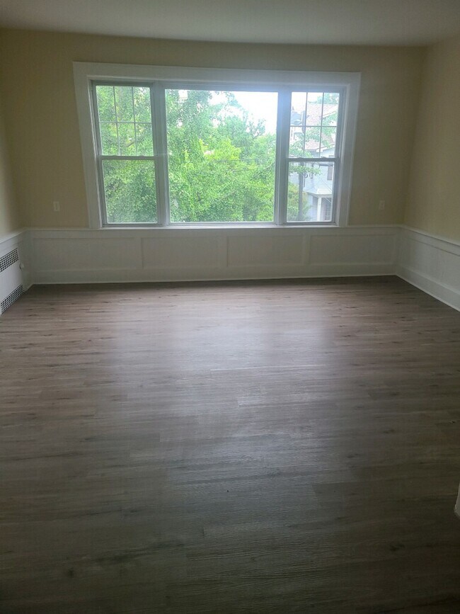 Livingroom - 51 Grumman Ave