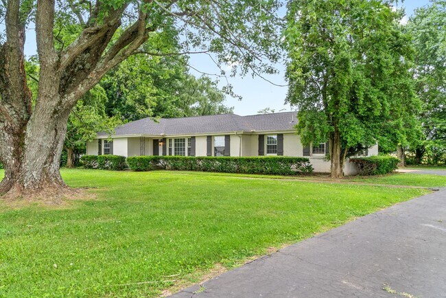 Foto del edificio - 4 Bedroom Country Style Home For Rent!