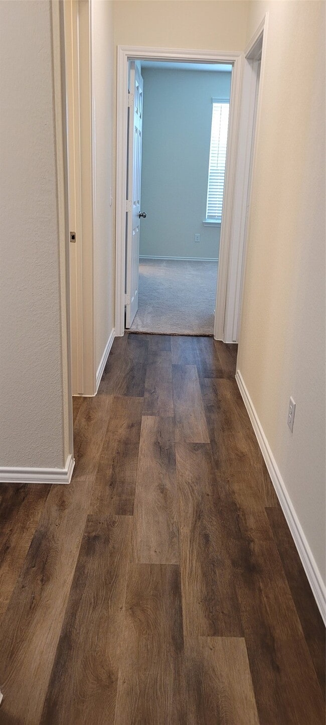 Building Photo - 1714 Cormorant Cres