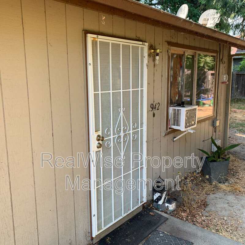 Foto principal - 942 SW Bridge St
