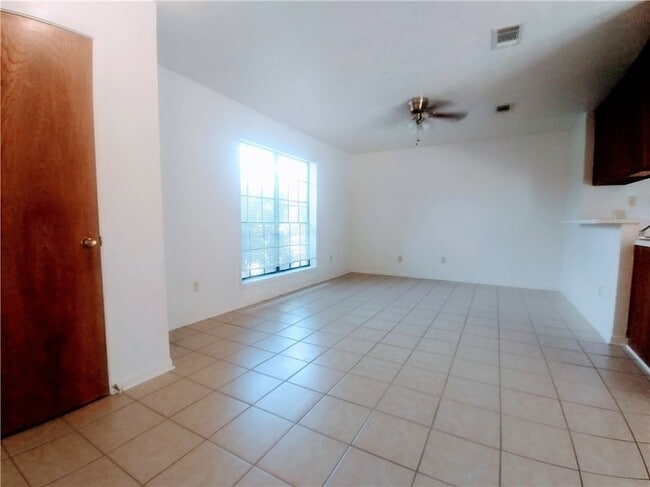 Building Photo - 2303 San Pedro Dr