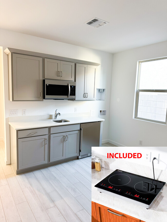 Kitchenette - 18038 W Vogel Ave