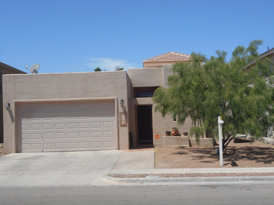 Primary Photo - 6031 Camden Lake St